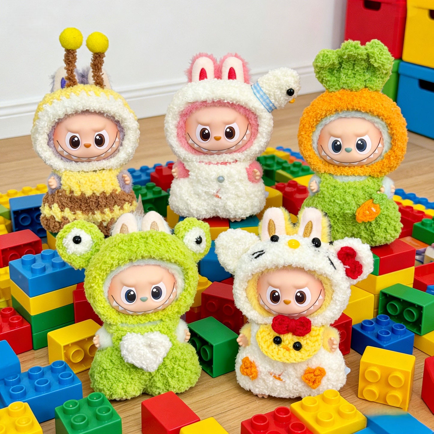 1.Handmade clothes suitable for MiniLabubu dolls.