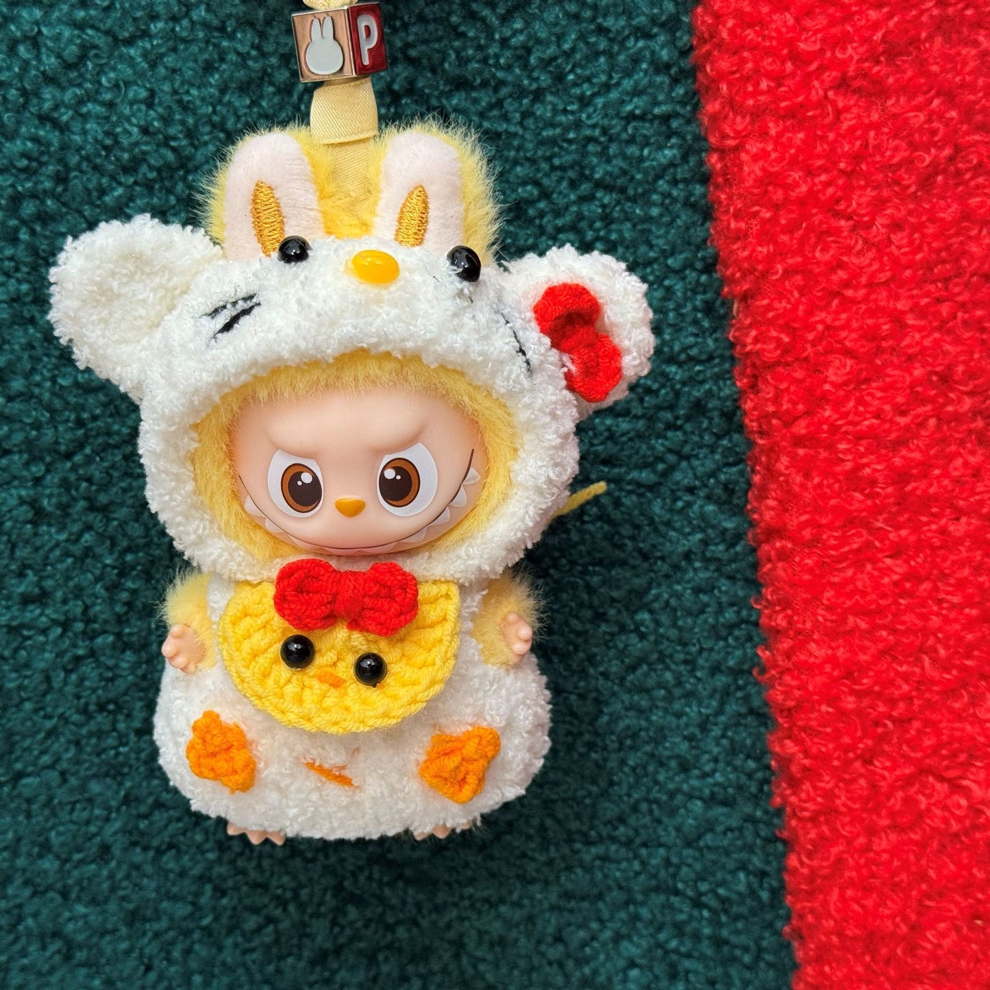 1.Handmade clothes suitable for MiniLabubu dolls.