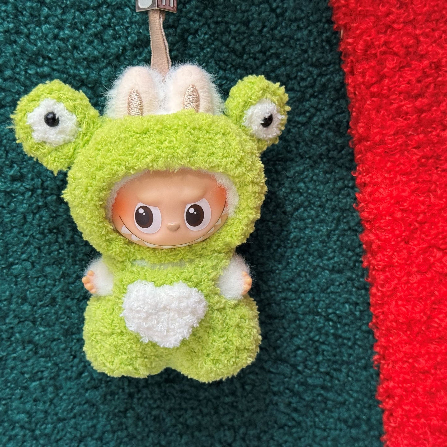 1.Handmade clothes suitable for MiniLabubu dolls.