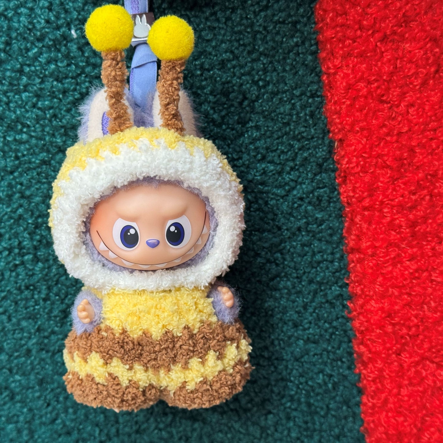 1.Handmade clothes suitable for MiniLabubu dolls.