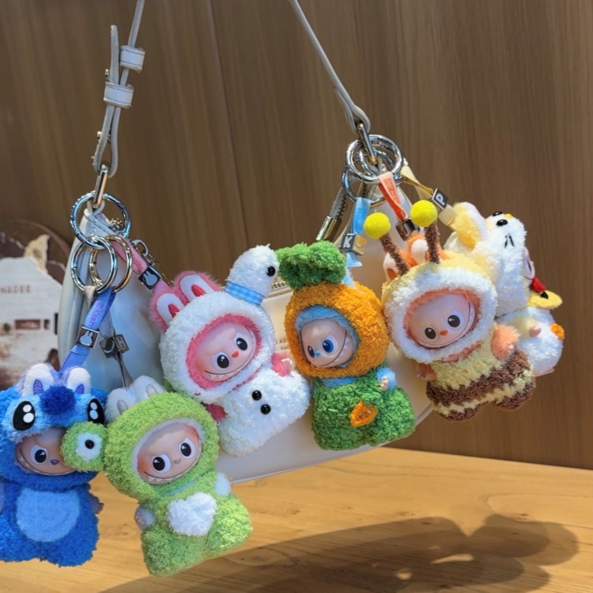 1.Handmade clothes suitable for MiniLabubu dolls.